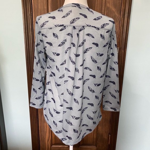 H&M Soft Blue Feather Print Boho Hippie Shirt - Picture 4 of 7